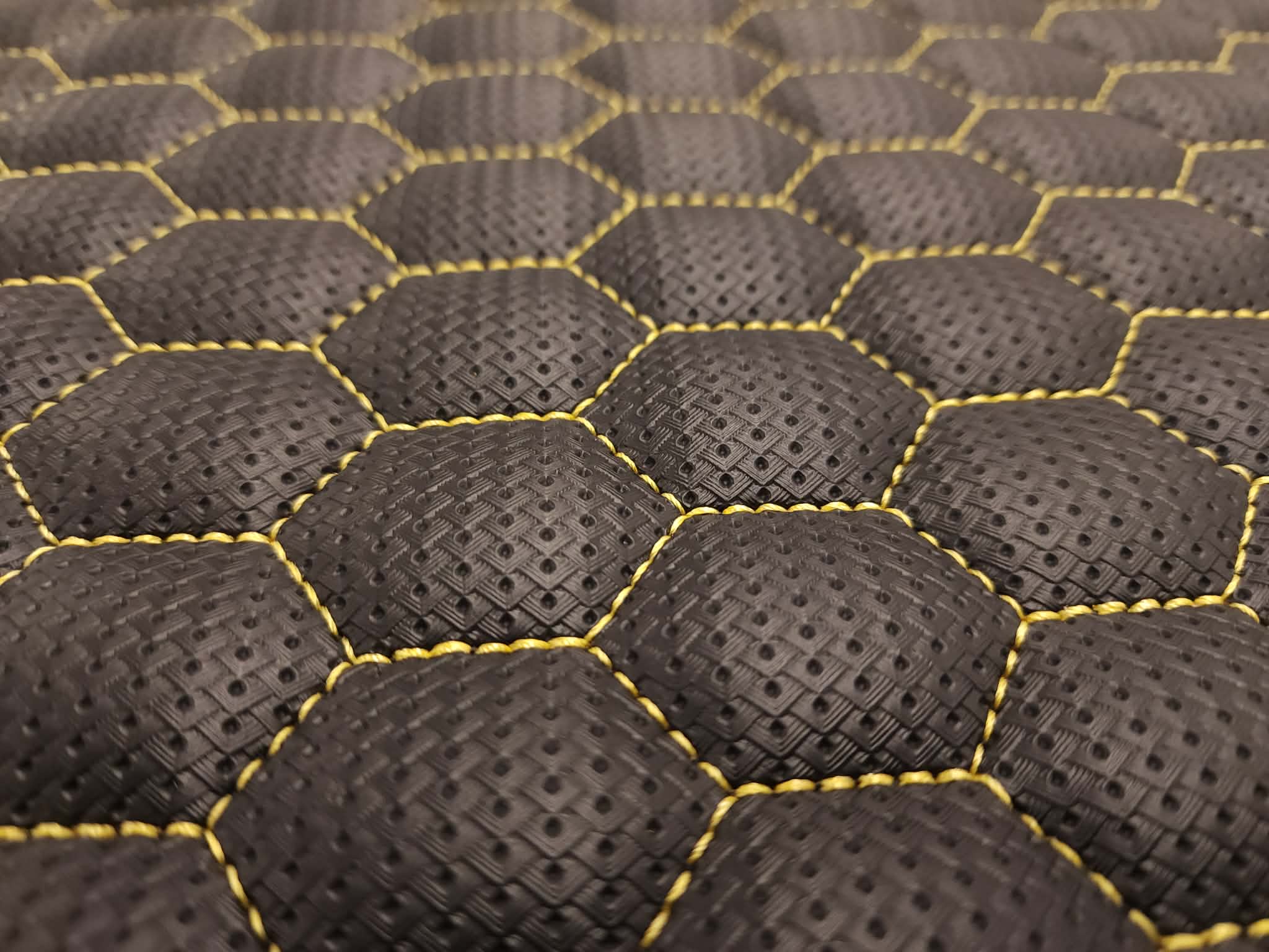 Hex - Black / Yellow