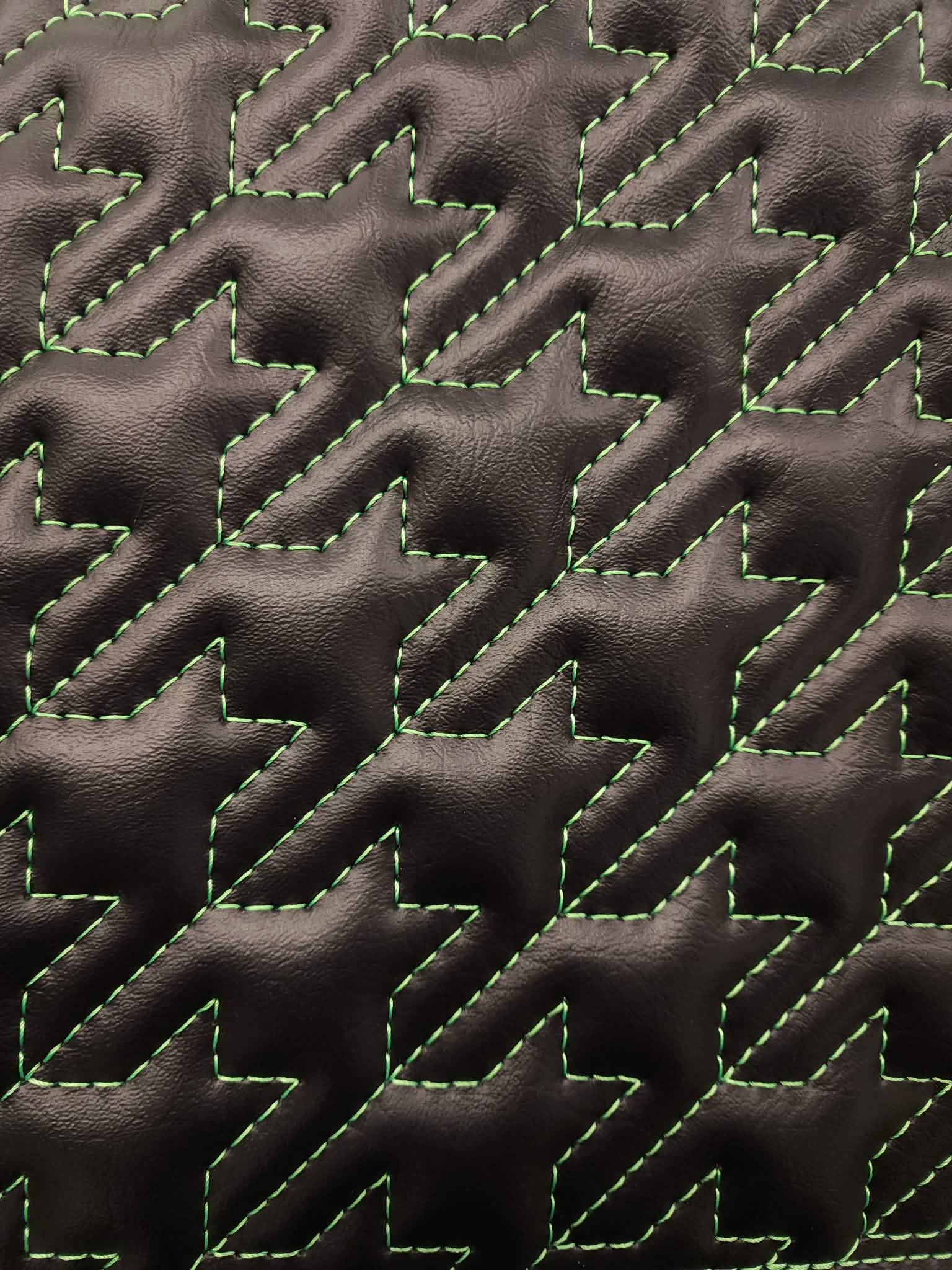 Houndstooth - Black / Green